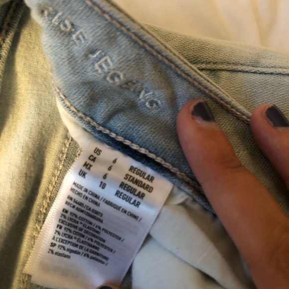 American Eagle Distressed Skinny Jeans - Picture 4 of 5